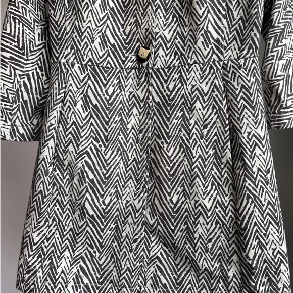 Cabi Peacoat Jacket Sz XS Zig Zag Ponte Knit style #3034 Zebra EUC Artsy Buttons - Picture 16 of 16